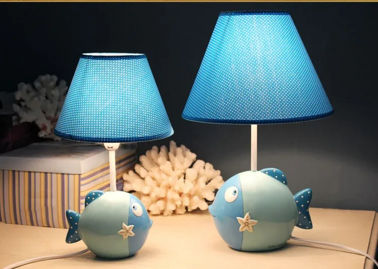Светильник для детской спальни, прикроватная лампа, мультяшная игривая Рыбка, модная теплая декоративная настольная лампа, прекрасный подарок