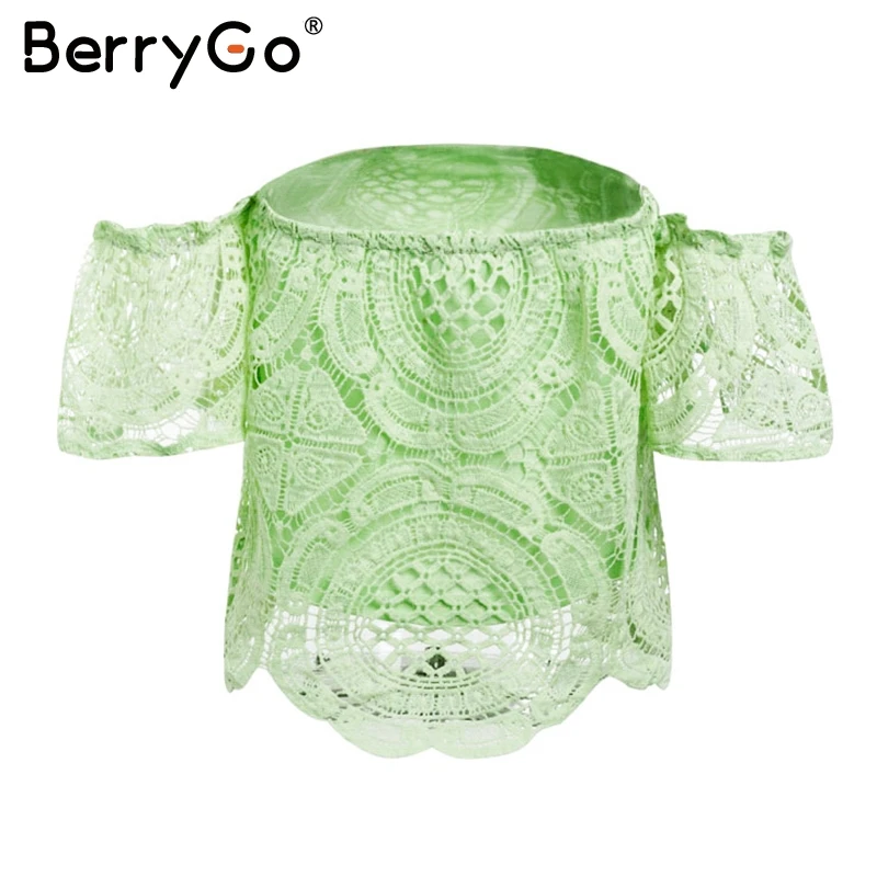 BerryGo, сексуальный белый Кружевной укороченный топ с открытыми плечами, открытая блузка с расклешенными рукавами, рубашка, женские топы, шикарные летние пляжные майки, уличная одежда