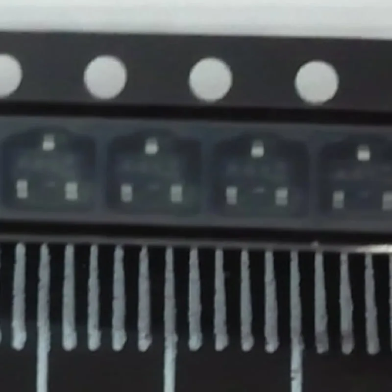R249-07 3-Pin Microprocessor Reset Circuits SOT-23 MAX809T MAX809TEUR 3.08V |