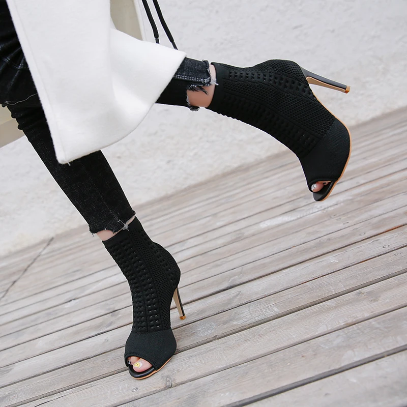 

2019 new women's hole breathable shoes fashion trend party set high heels shallow mouth fish mouth Thin Heels high heels