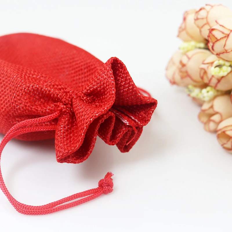 50 шт./лот небольшой красный шнурок Упаковка Лен джутовые сумки 7x9 см подарочные джутовые мешки чехлы подходят для упаковка для свадебных