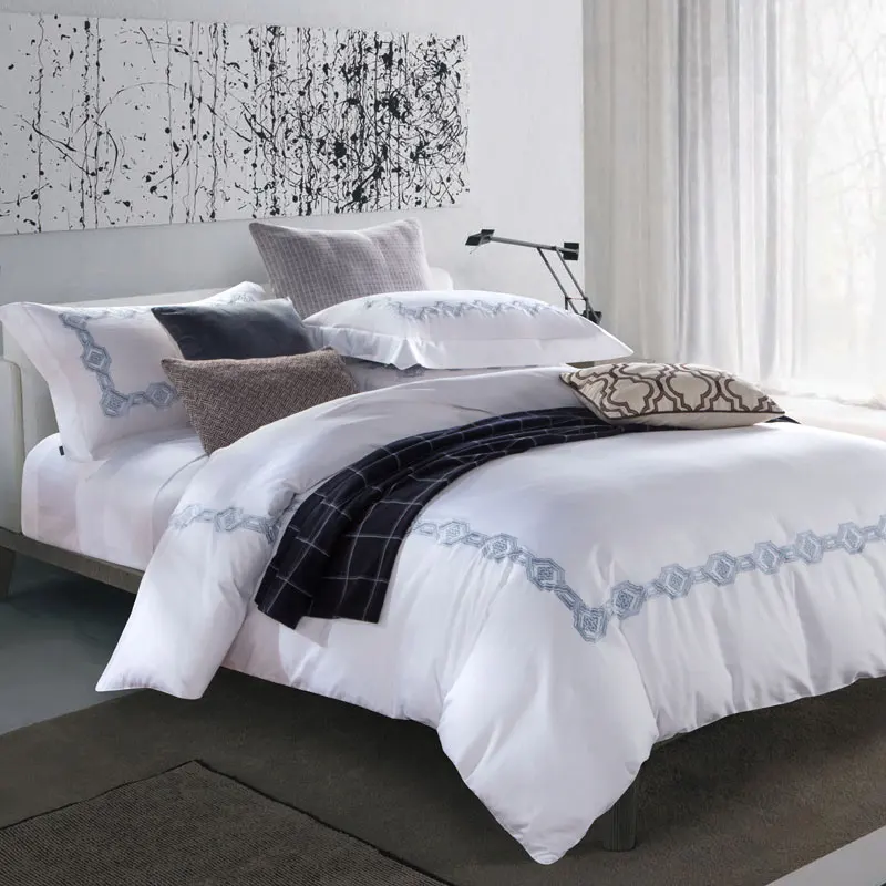 

100% cotton White luxury embroidery bedding set,housse de couette,bed sheet bedclothesBedline,Duvet cover Pillowcase,King Queen