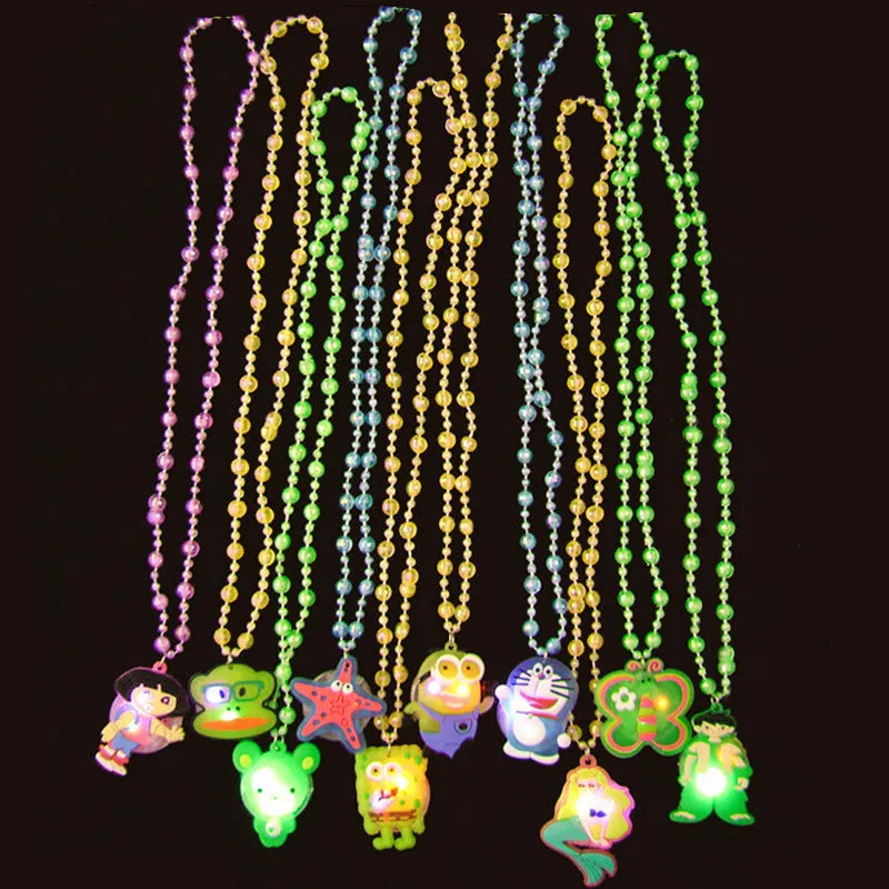 

Led Toy 10pcs/lot Cartoon Design Led Glow Plastic Necklace Chriatmas Party Flash Toys Luminous Cartoon Pendant toys for children