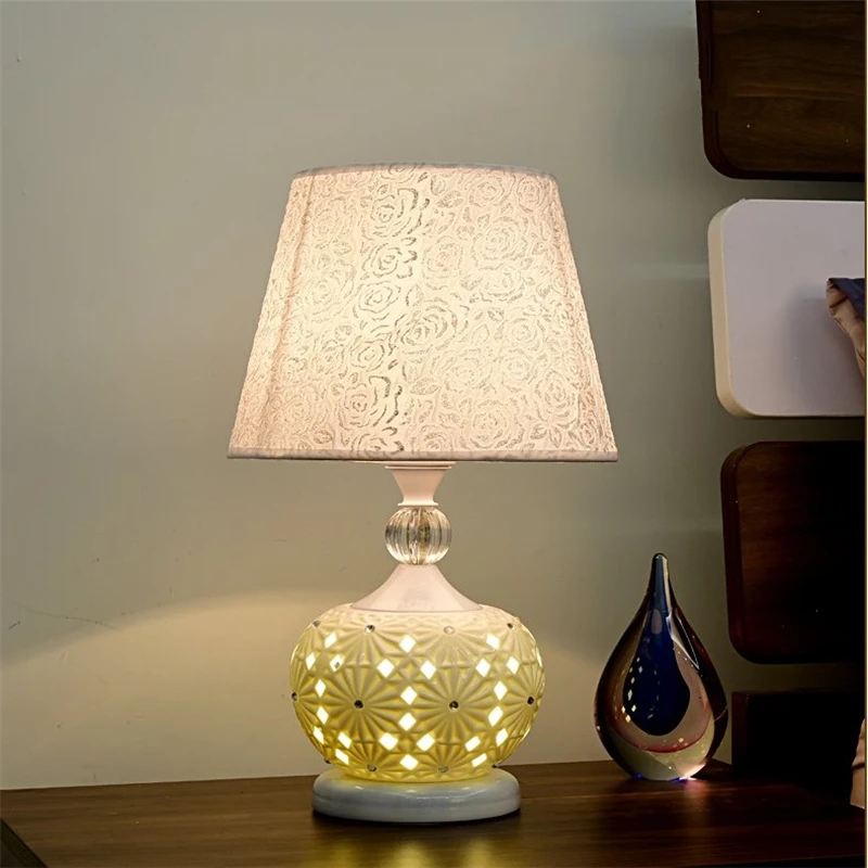 Настольная лампа прикроватная лампа простой современный креативный бытовой Европейский стиль теплый романтический регулируемый светодиодный светильник для дома