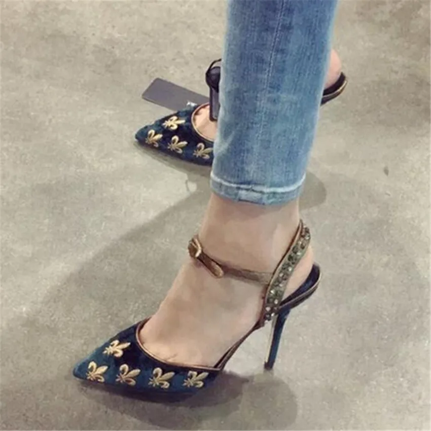 

Vintage Embroidery Women Gladiator Sandals Ankle Strap High Heels Rivets Rhinestone Studded Women Pumps Summer Dress Shoes Woman