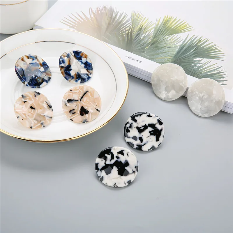 

LOULEUR New Fashion Big Round Circle Acrylic Stud Earrings For Women Maxi Statement Earrings Anti-allergic Earring Boho Jewelry