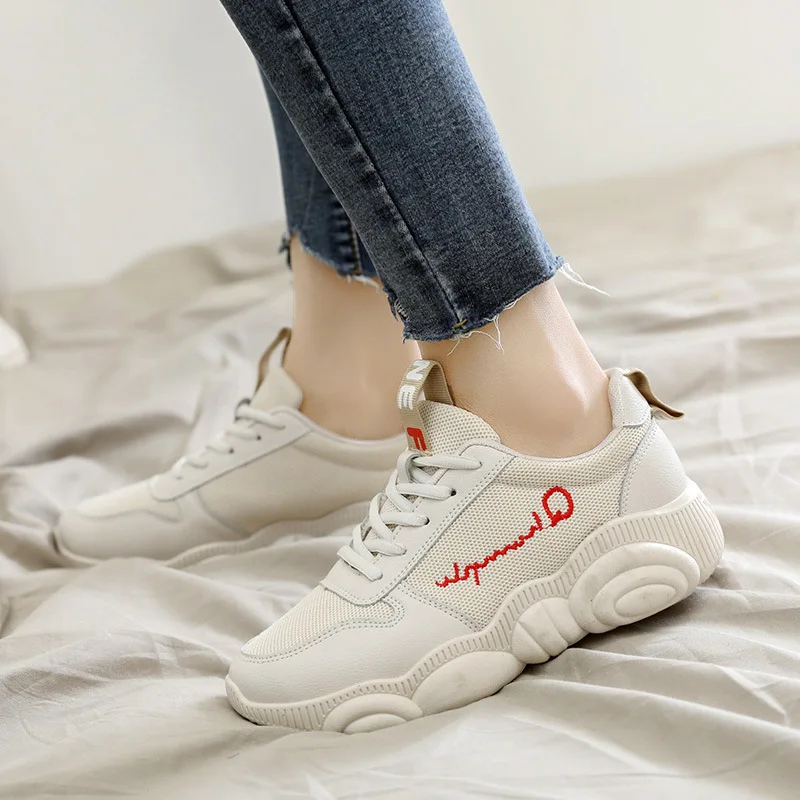 

AGUTZM Women flat shoes 2019 hot fashion light mesh Breathable Casual shoes women lace-up sneakers