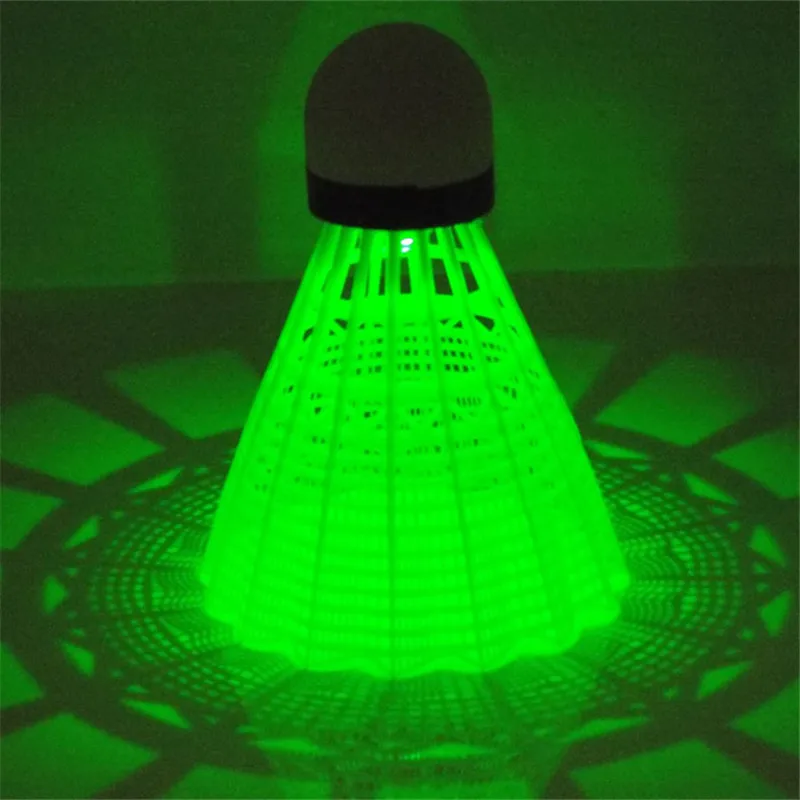 3 piezas oscuro de noche LED luz brillante-Nylon bádminton volantes de interior y al aire libre nuevo colorido de la iluminación bolas l436OLB 3 piezas oscuro de noche LED luz brillante-Nylon bádminton volantes de interior y al aire libre nuevo colorido de la iluminación bolas l436OLB