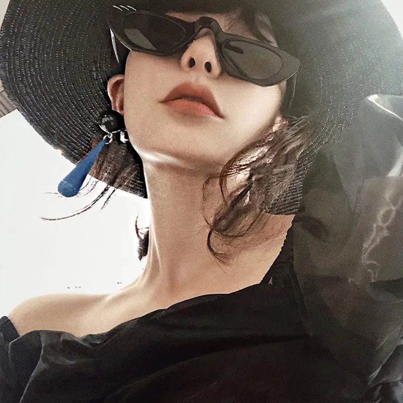 

Punk Small Vintage Rectangle Sunglasses Women Cat Eye Designer For Female Ring Decoration Half Frame Brand Retro Hip Hop Glasses