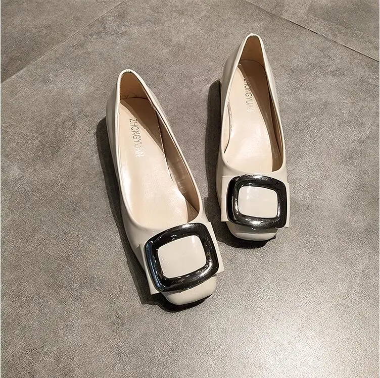 EOEODOIT Весна Повседневное обувь на низком каблуке Для женщин квадратный носок слипоны широкий отлично подходят как для офиса, так и для выходных Кожаные туфли-лодочки с металлическая пряжка Deco - Цвет: Бежевый
