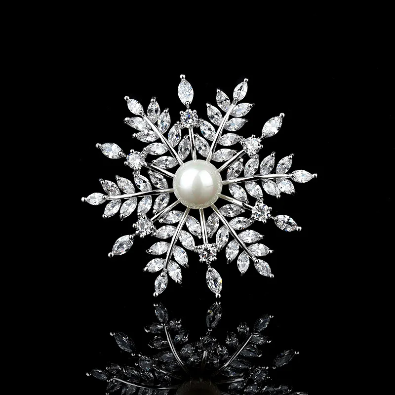 

Korea atmospheric zircon snowflake brooch female high-end fashion hundred matching pin temperament clothing women jewelry