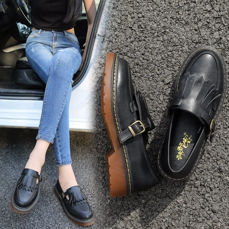 Женская обувь в консервативном стиле Повседневная обувь с закрытым носком и кисточками Модные женские лоферы с круглым носком на толстом каблуке, универсальная Винтажная обувь на плоской подошве