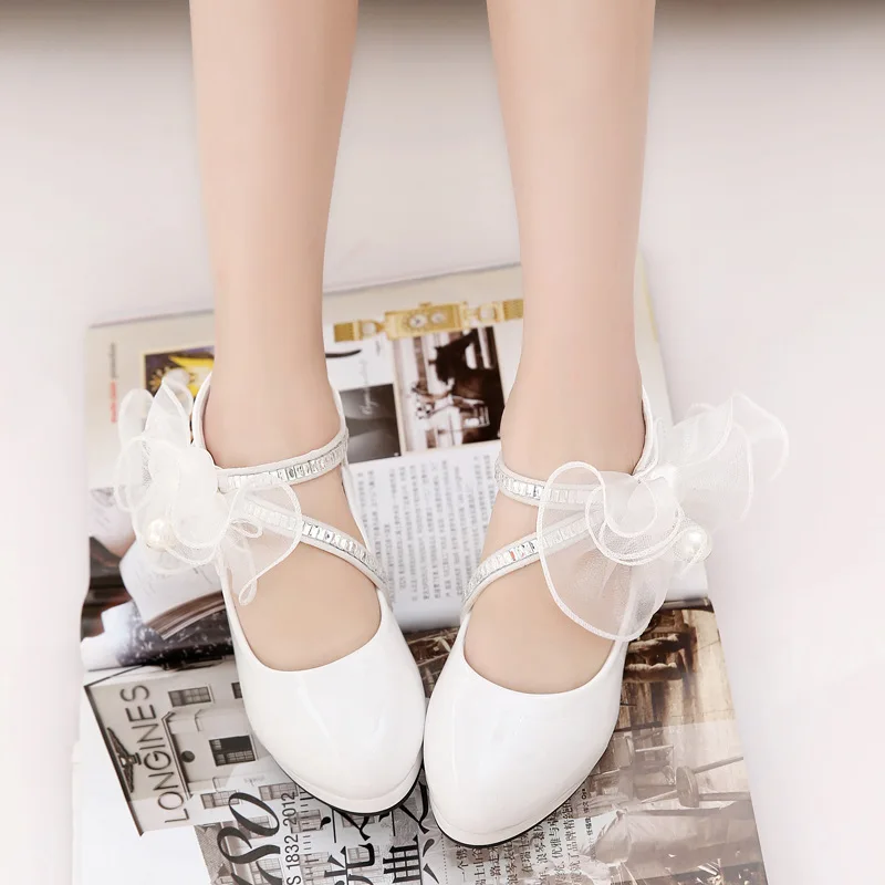 Детская обувь; туфли-лодочки для девочек на высоком каблуке с цветами и жемчужинами; обувь для девочек для вечеринки и свадьбы; детская модельная обувь принцессы на платформе; Цвет белый; TX467