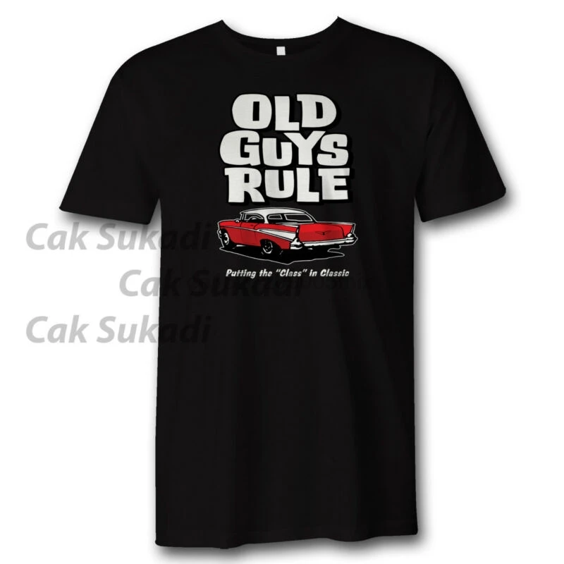 Футболка в классическом стиле с темно-углем и надписью Old Guys Rule ❗ черного цвета