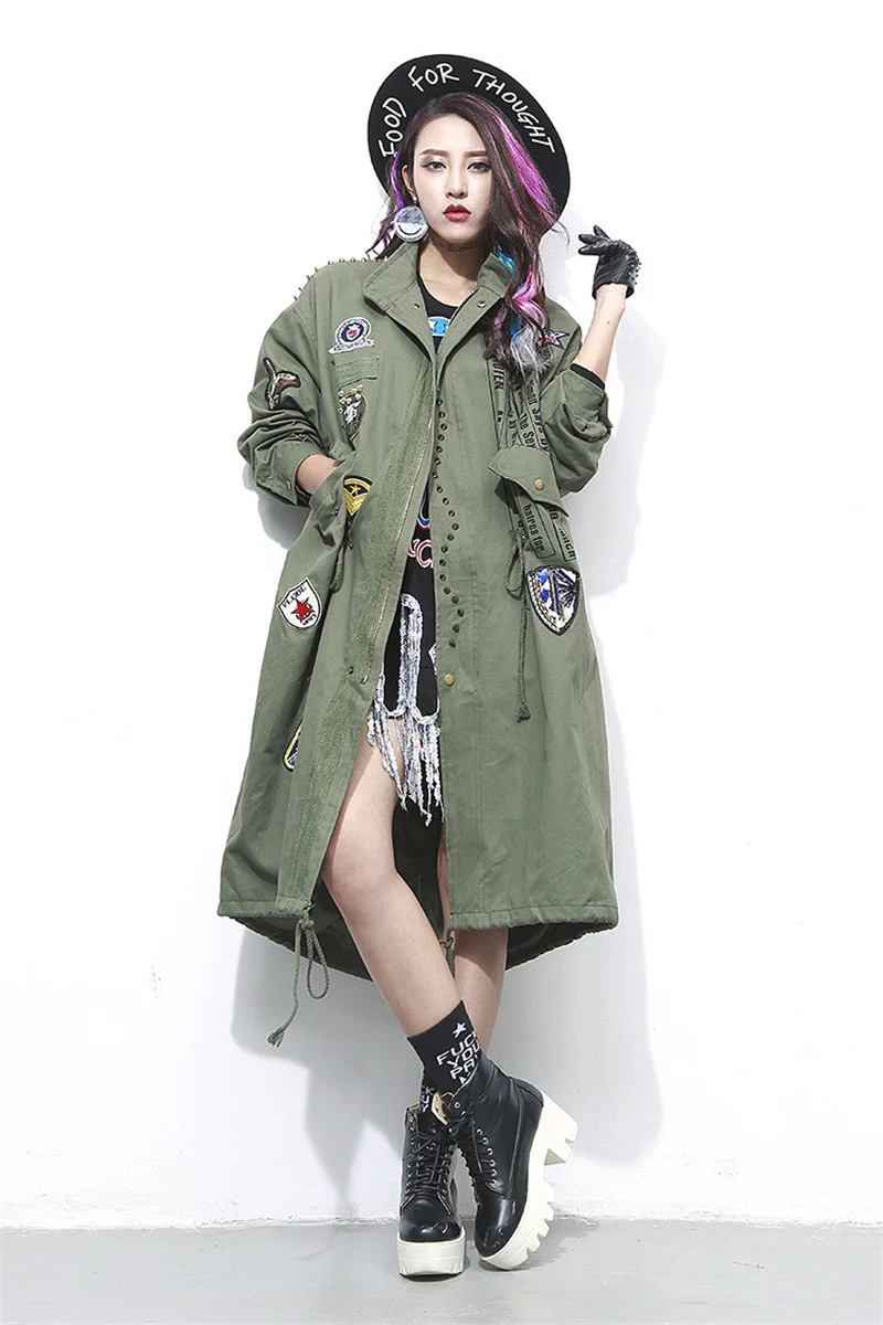 Парка с нашивками женская Парка с нашивками женская