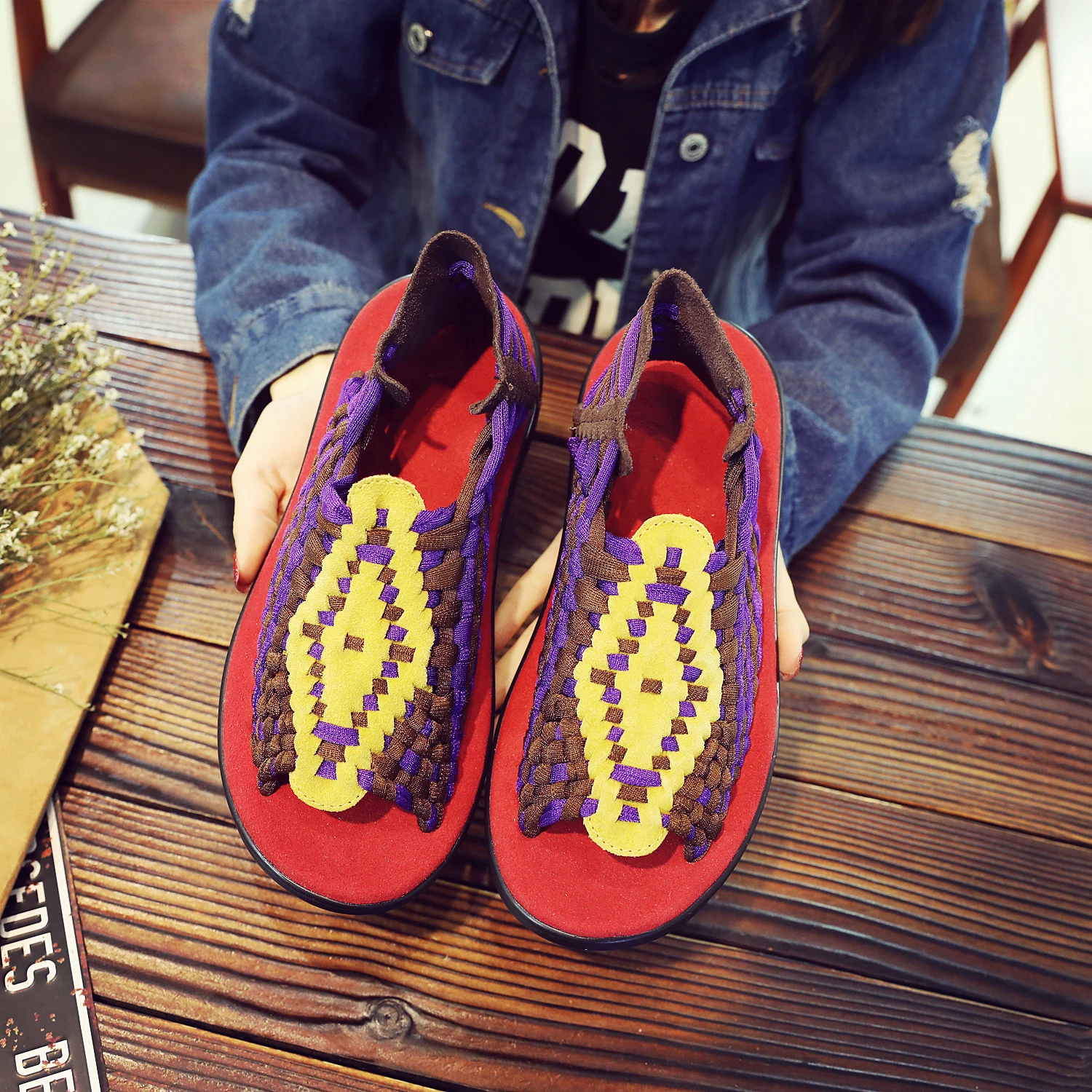 

Unisex Summer handmade woven Men Women Casual Shoes Mules Clogs Beach Slippers Male Water Hollow Jelly Chaussure Homme sandals