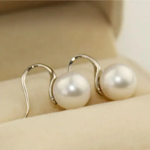 

Fashion Sterling Silver Genuine 10mm White Shell Pearl Earrings