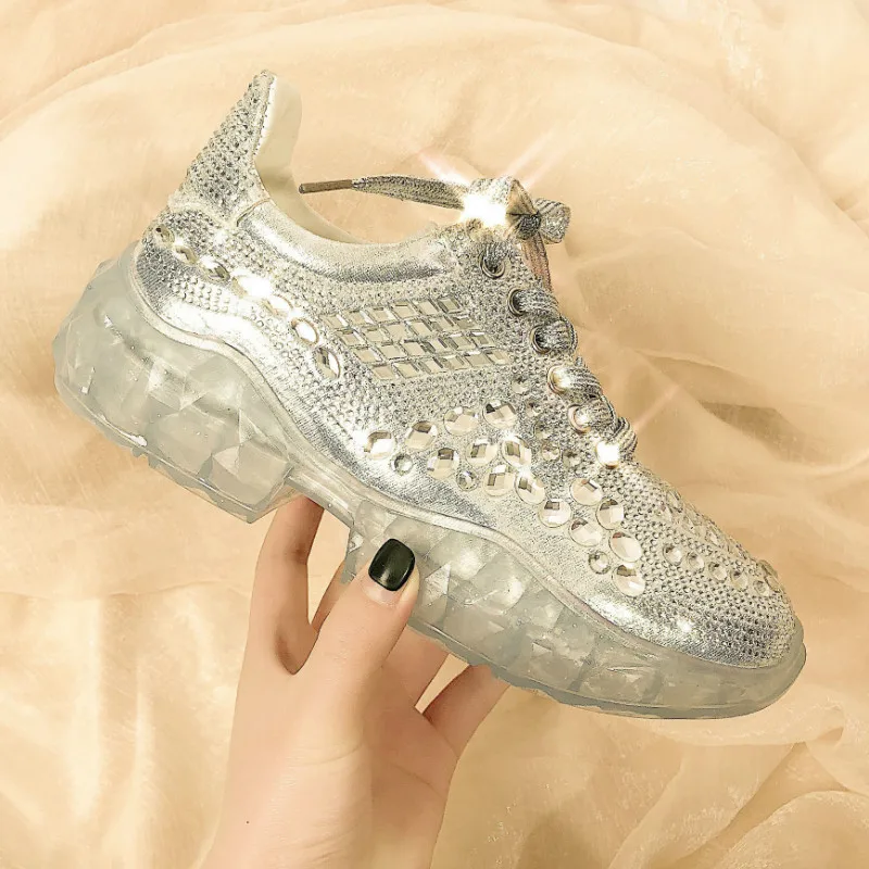 Демисезонный женская обувь; спортивная обувь; обувь с подошвой из Стразы Для женщин кроссовки удобные Повседневное Серебряный Bling Runnning обувь Y1-47