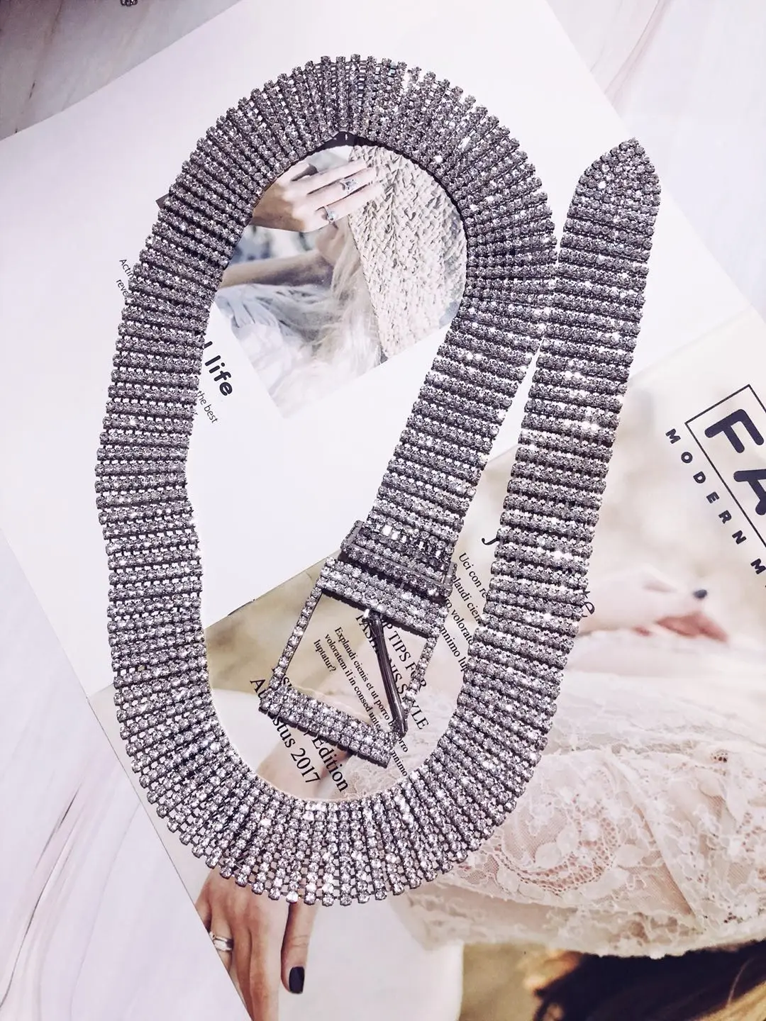 2018 New Europe and the United States flash metal long fashion wild temperament waist chain 937 2018 New Europe and the United States flash metal long fashion wild temperament waist chain 937