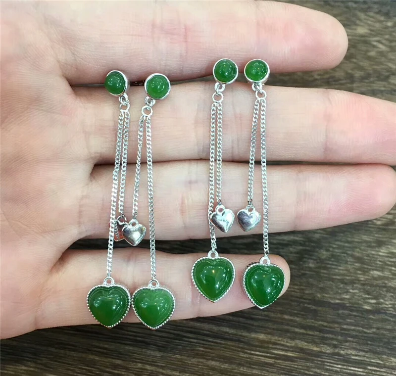 Серьги из серебра 925 пробы с инкрустированным натуральным изумрудом