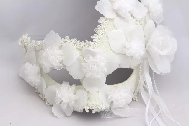 Topic commun ❆ Le Bal de Noël Venice-Mask-Masquerade-masks-for-male-and-female-plumage-flower-princess-lace-full-face-mask-white