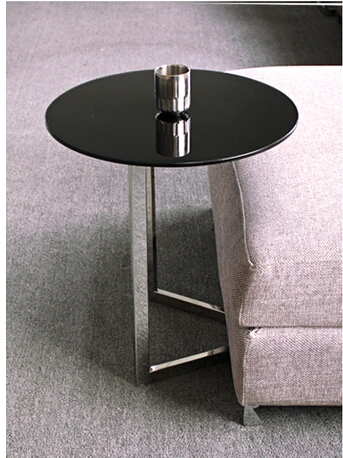 Contemporary and contracted toughened glass. The phone. The sofa side table. Contemporary and contracted toughened glass. The phone. The sofa side table.