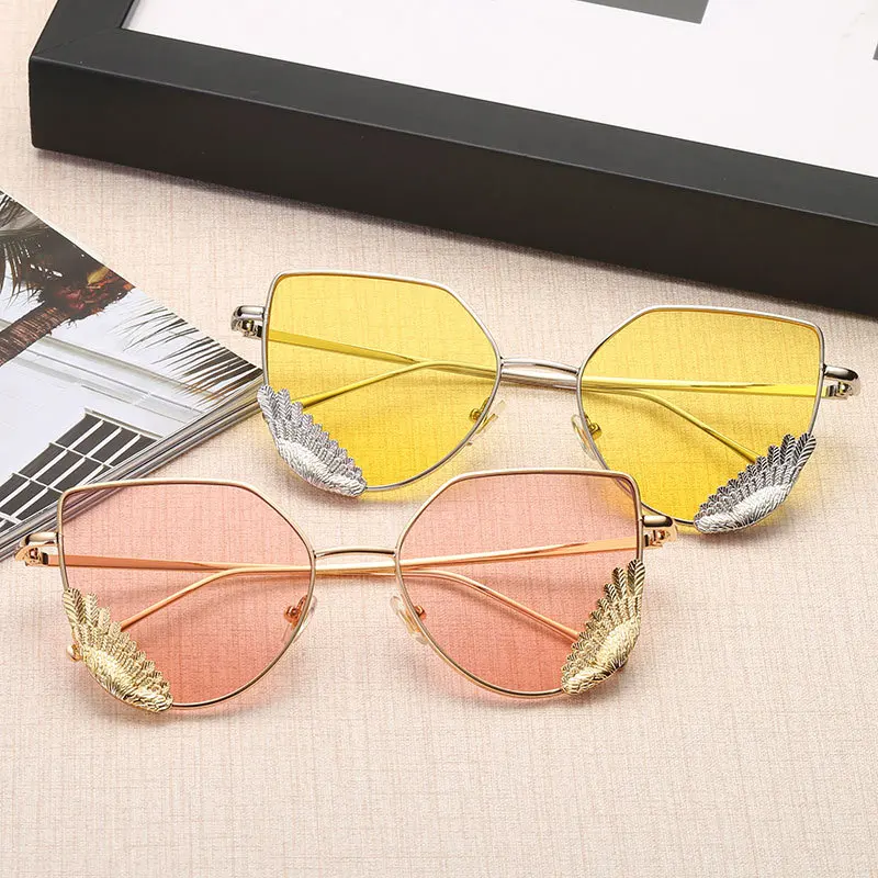 

2019 Gradient Clear Sunglasses Women Colorful Transparent Brand Designer Lady Female wing Sun glasses UV400 Metal Frame Oculos