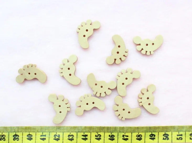 500 pcs DIY Kawaii Wood Button wooden buttons foot footprint Natural color 23mmx18mm big foot