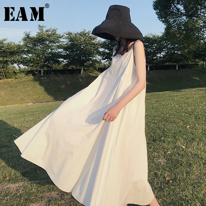 

[EAM] 2019 New Spring Summer Spaghetti Strap Black Loose Temperament Long Back Bandage White Dress Women Fashion Tide JX2380