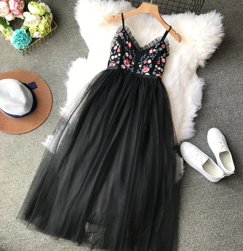 

AYUNSUE Summer Beach Boho Dress Women Mesh Floral Embroidery Dress Elegant Backless Ladies Dresses Korean Vestido 2019 KJ1714