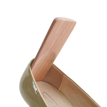 Footful North America Cedar Wood Shoehorn Short Shoe Horn Lifter Flexible Sturdy Slip Footful North America Cedar Wood Shoehorn Short Shoe Horn Lifter Flexible Sturdy Slip
