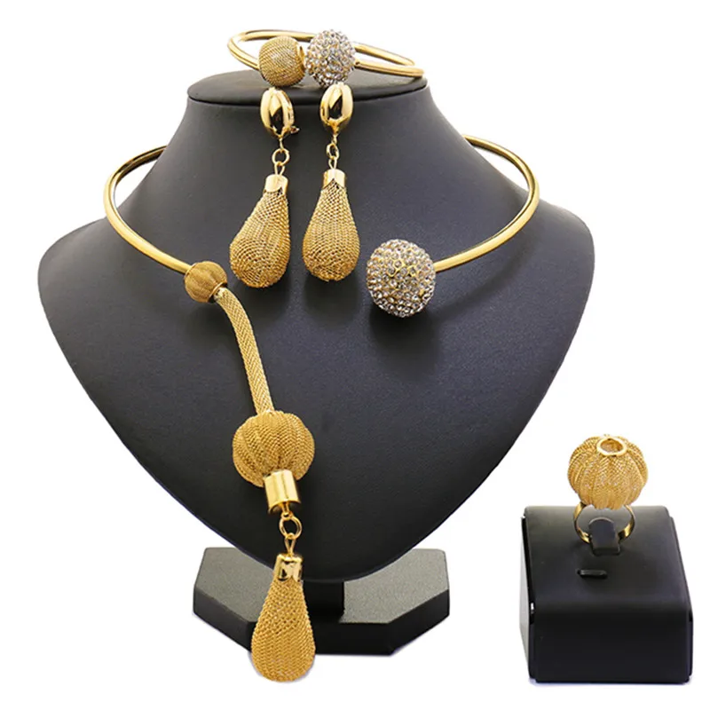 2017 New Fashion African Beads Jewelry Set Exquisite Carved Dubai Pure gold color Jewelry Set ...