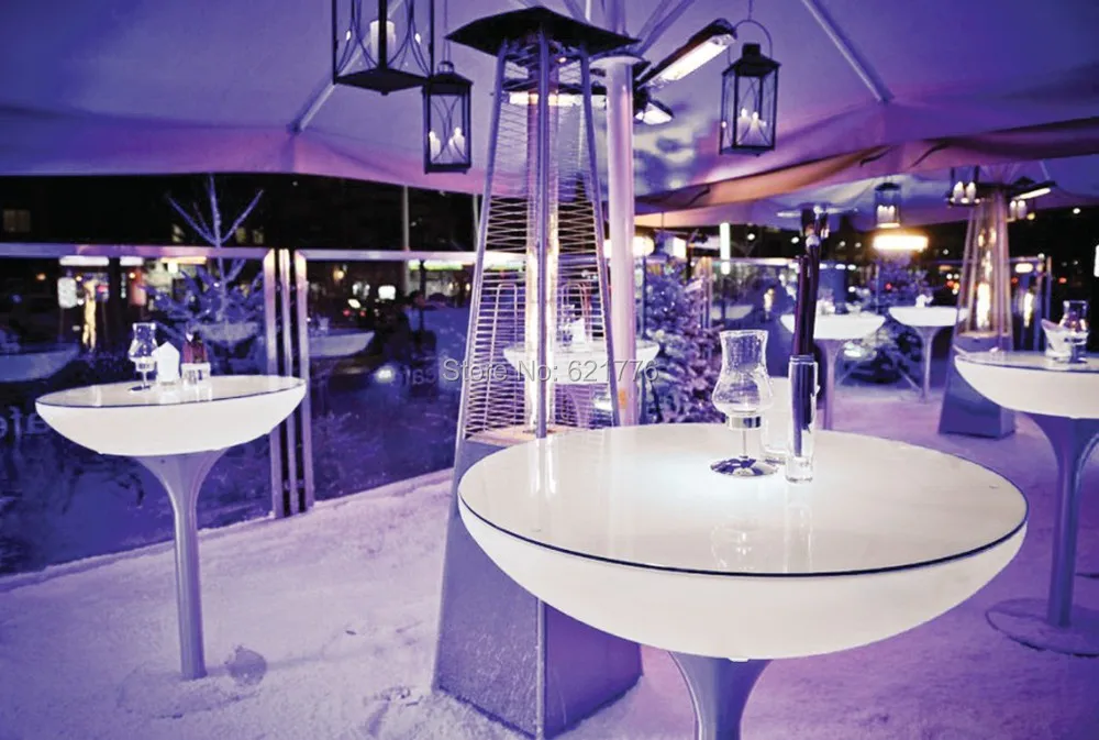 07-07-03-Lounge-105-Outdoor-Snow-1030x694
