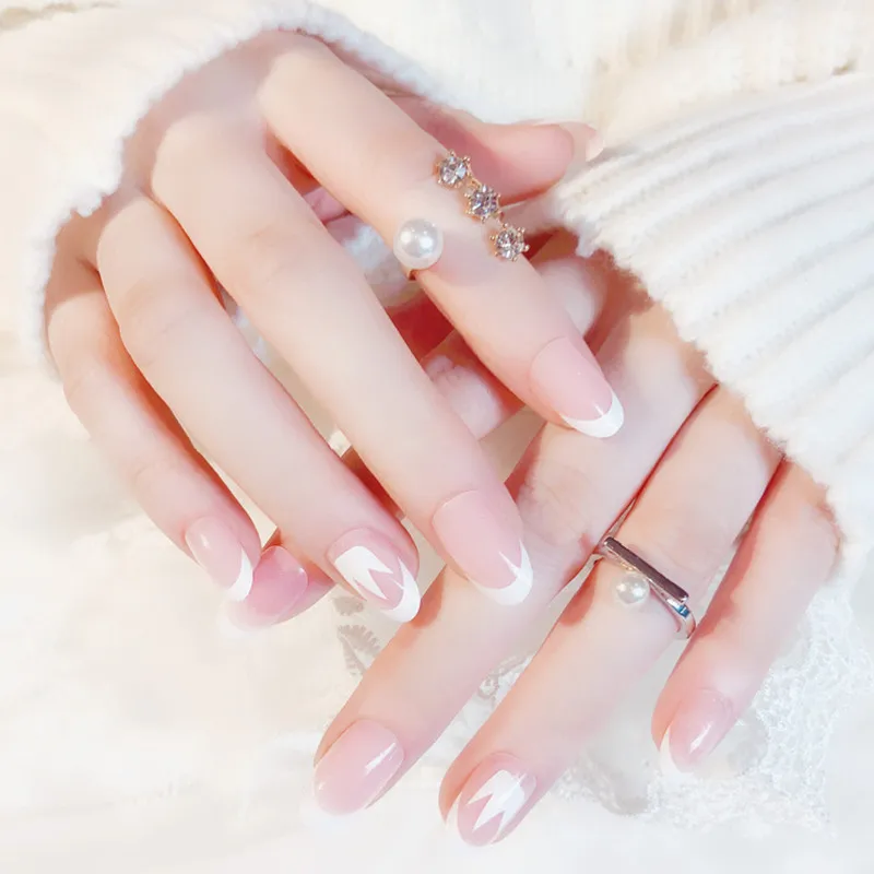 

Hot Sale 24 pcs/set Full Cover False Nails with Rivets Designs Artificial Taro Fake Nails Press on Nails Short Natural Tips