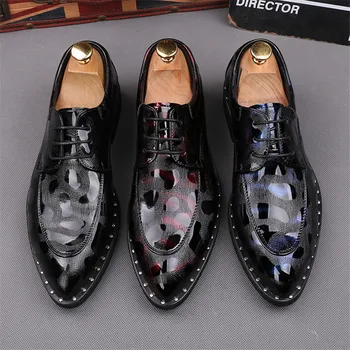 

Luxury Fashion Men Office Shoes PU Patent Leather Men Dress Shoes Mixed Rivets Male Soft Leather Wedding Oxford Shoes