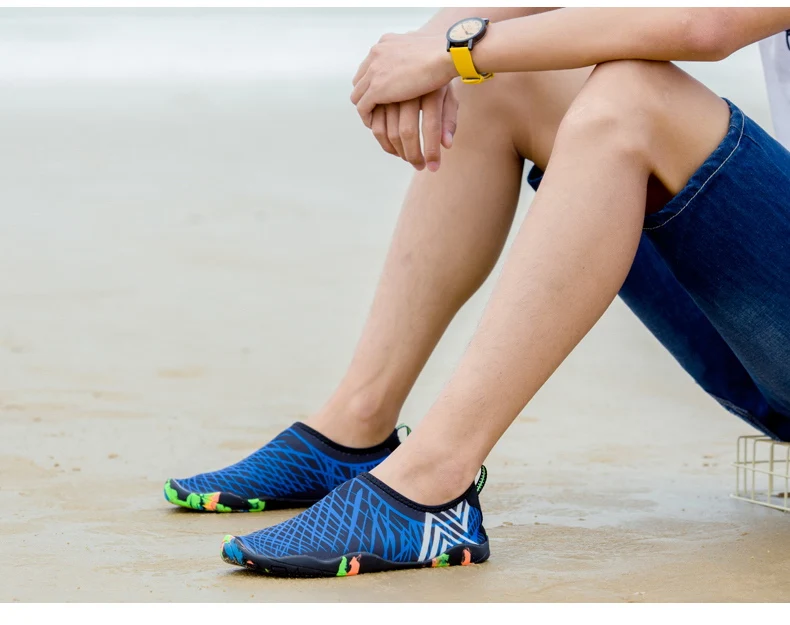 Clorts Water Shoes Men Quick-drying Beach Shoes Swimming Aqua shoes Lightweight Fishing Sneakers (20)