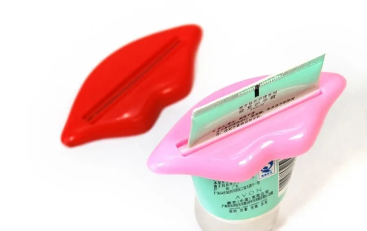 1PC Lip Shape Squeezing Toothpaste Device Lovely Bathroom Set Dispenser Tooth Paste Squeezer Tube Partner Holder
