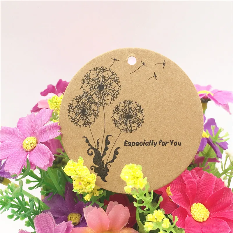 

50 pcs 6*6cm Kraft Paper Round Packaging Hang Tags Wedding/Birthday Party Candy Boxes Price Tags Labels