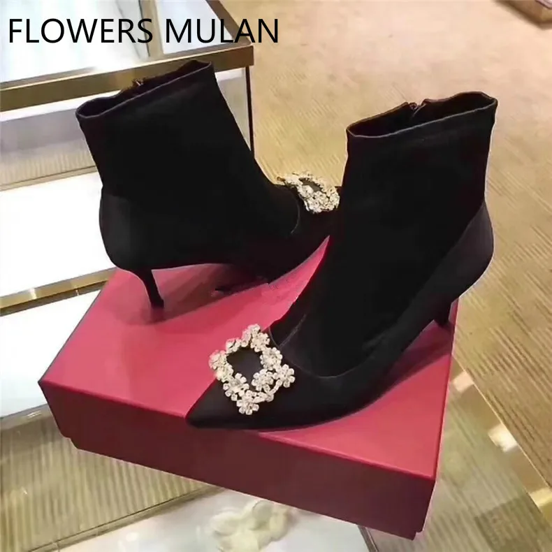 

Winter New 2018 Short Ankle Boots Women Pointed Toe Side Zip Elegant Lady Botas Chic Bling Flowers Crystal Buckle Bottes Femme