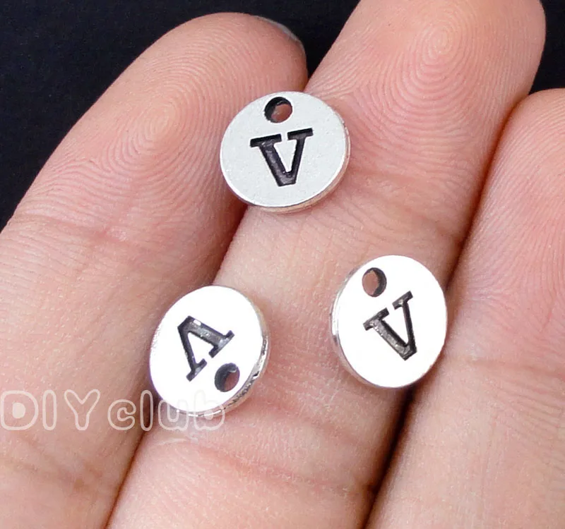 50pcs-Antique Посеребренная 2 Двусторонняя с изображением букв алфавита V подвеска для