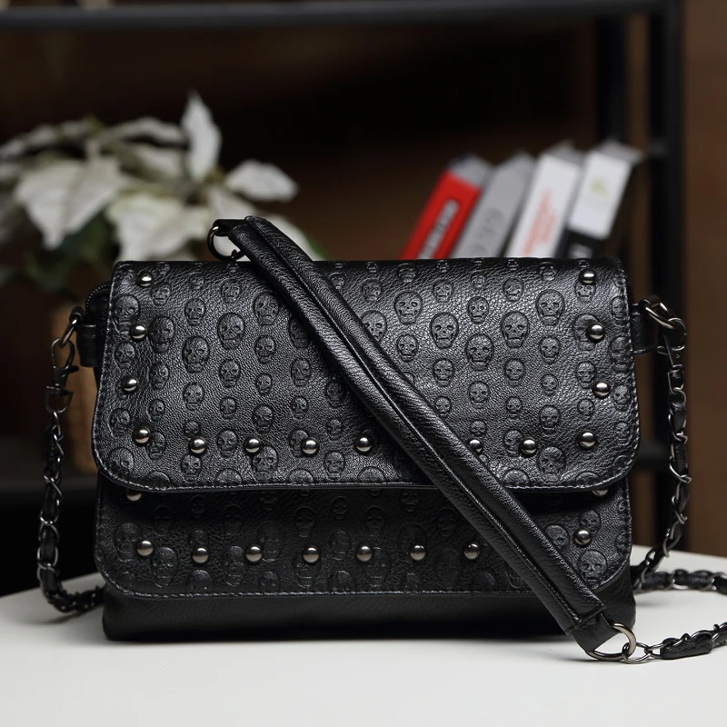 

2017 New Retro Women Bag Ladies Punk Skull Shoulder Bags For Women Messenger Bag Small Vintage Rivet Chains Bags Sac A Main