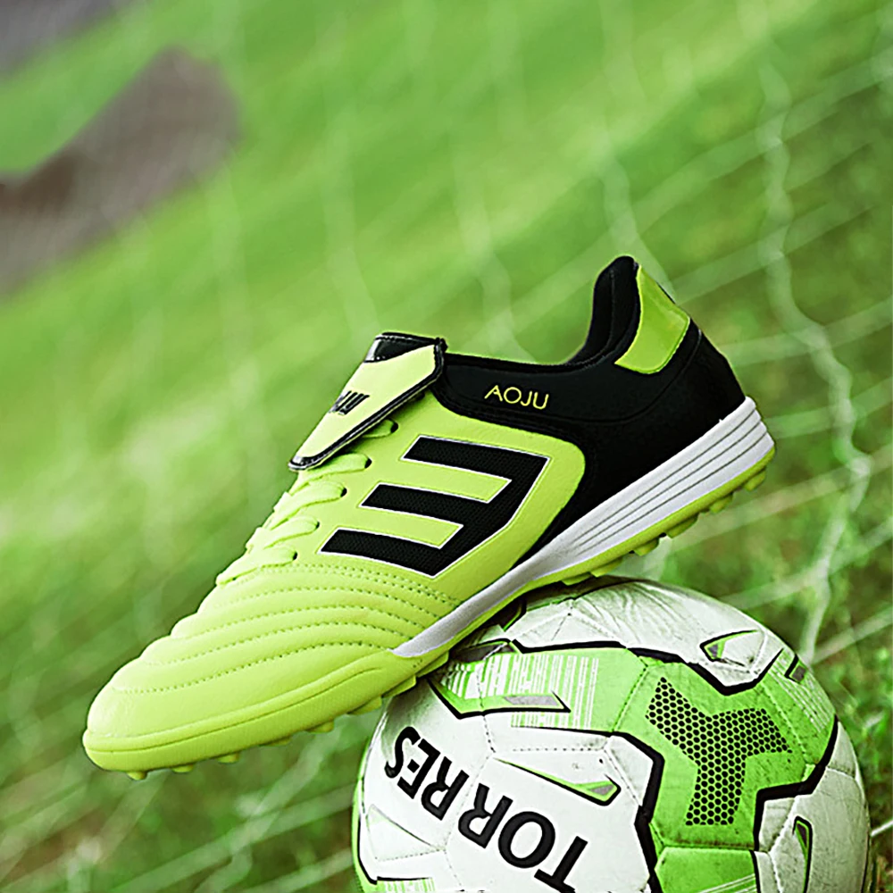 womens soccer shoes for artificial turf