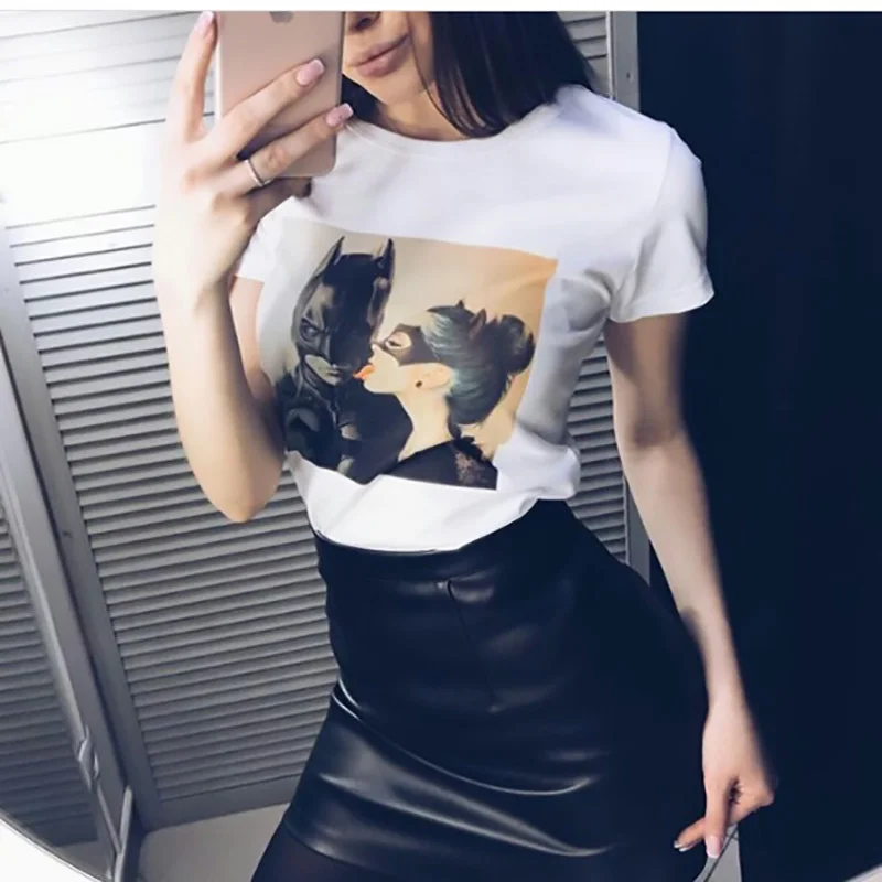 Z6117-0 Batman and Catwoman themed oil painting New-Summer-Women-Tops-2018-Batman-and-Catwoman-Kiss-t-shirt-Fashion-Cool-tshirt-Tees