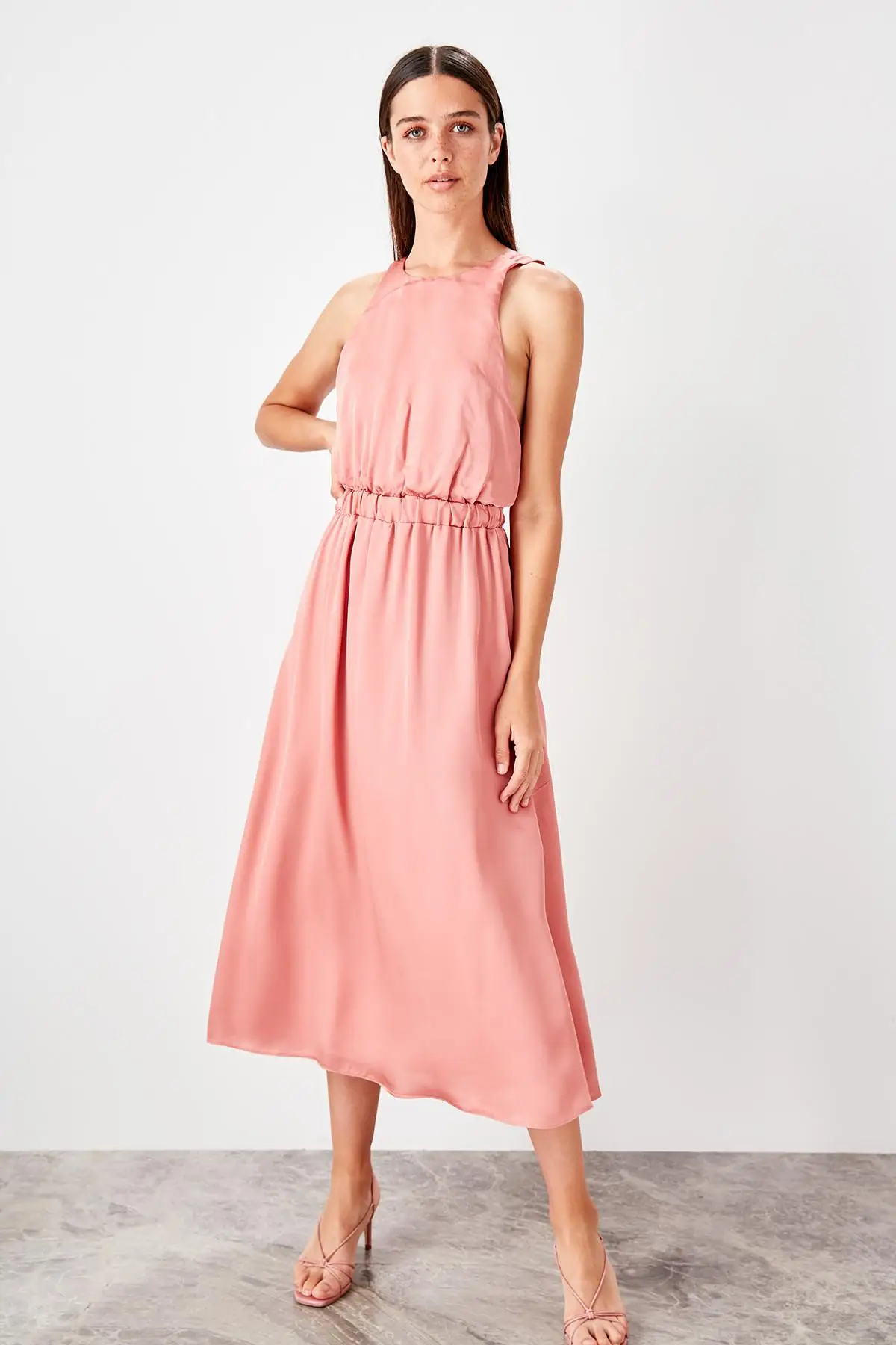 

Trendyol Color Rose Back Detail Dress TWOSS19EL0169