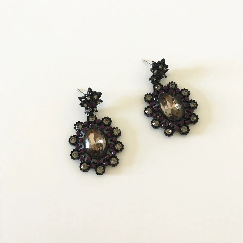 

CLASSIC HEMATITE COLOR PLATING WITH CLEAR AND DARKMAGENTA STONE SMOKY DROP EARRINGS