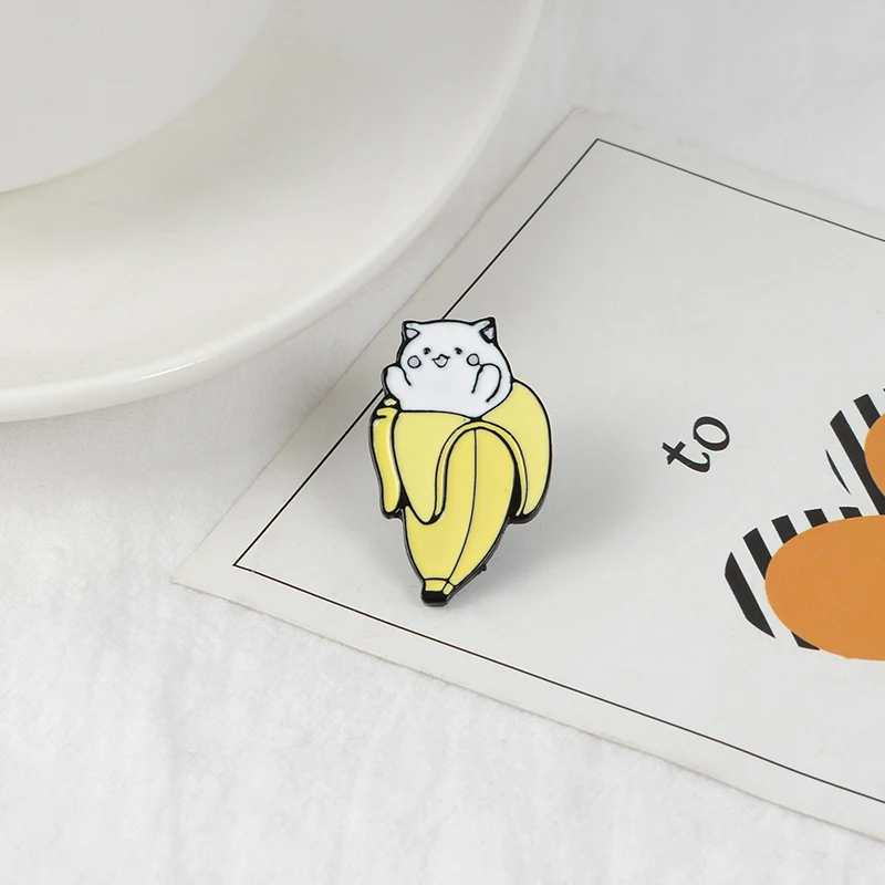 QIHE-JEWELRY-Cat-pins-Banana-brooches-Badges-Lapel-pins-Animal-jewelry-Fruit-jewelry-Women-Girl-Kawaii(4)