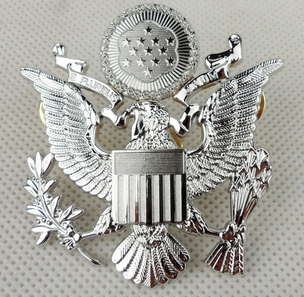 MILITARY WWII US ARMY EPLURIBUS UNUM OFFICERS METAL CAP HAT BADGE SILVER