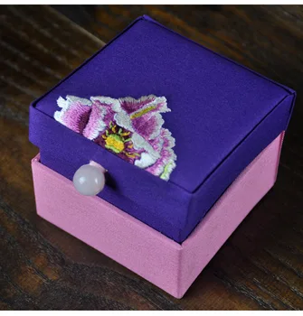 

BX004 7.7*7.7*6.3cm Chinese vintage Handmade embroided flower cotton Jewelry Storage box display case