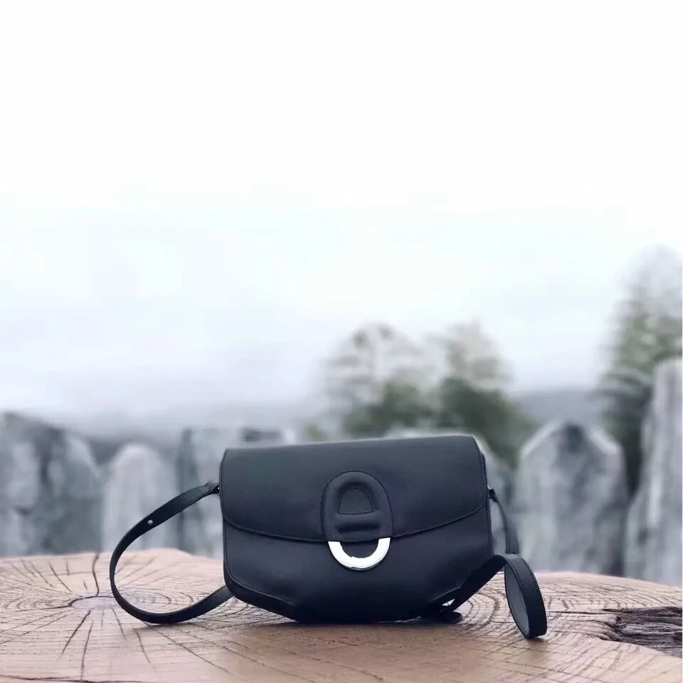 

2018 the new leather hand palmprint pig nose silver clasp leather women's temperament single shoulder bag