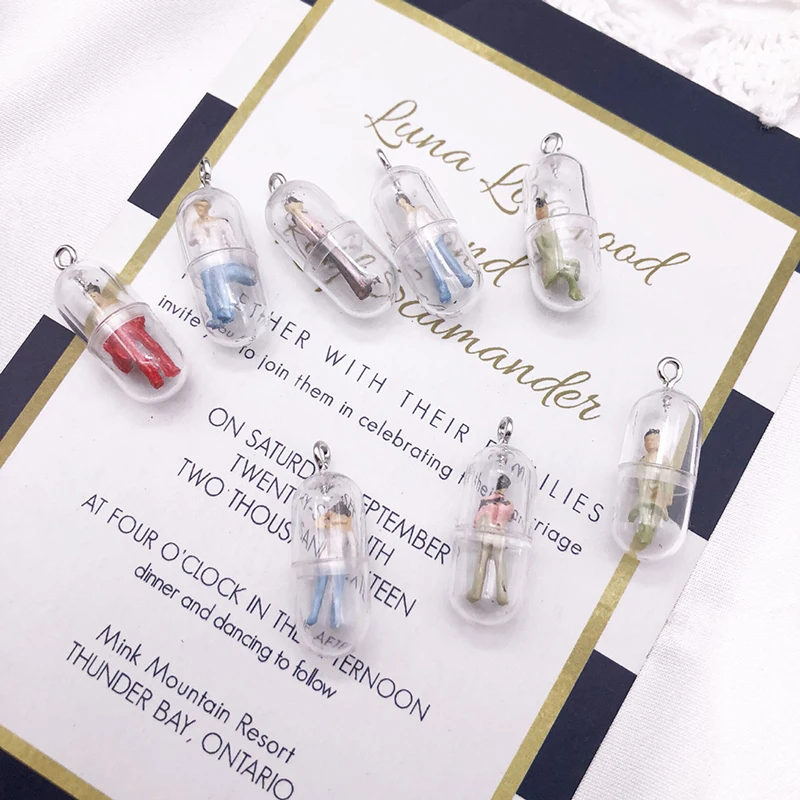 

10pcs/lot Funny Capsule Design Charms Transparent Resin Pills Villain Pendants Fit Charms DIY Earring Jewelry Accessories YZ273